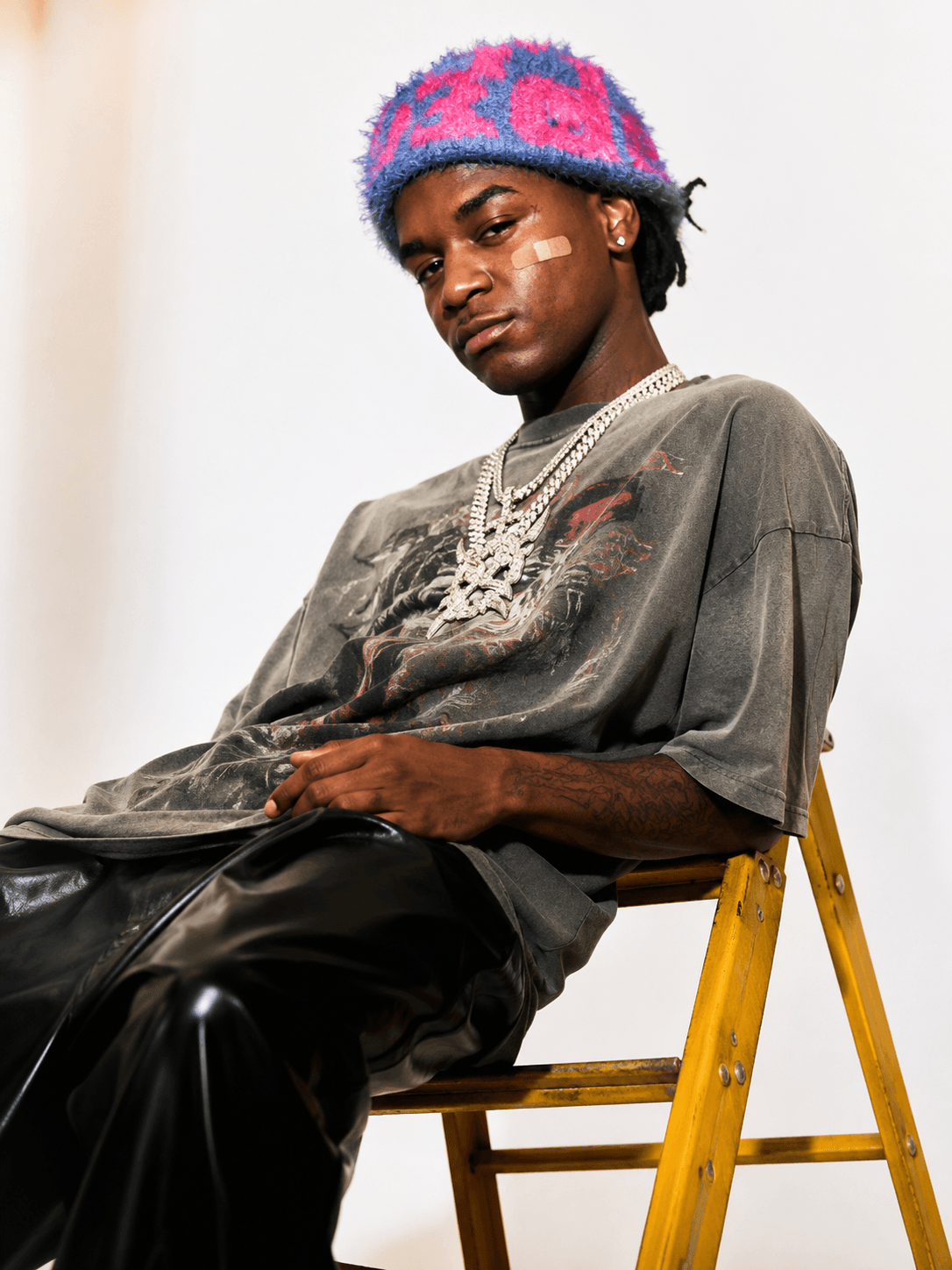 Ultra Realistic Y2K Streetwear Editorial Prompt | Luxury Fashion Campaign Photography AI Prompt