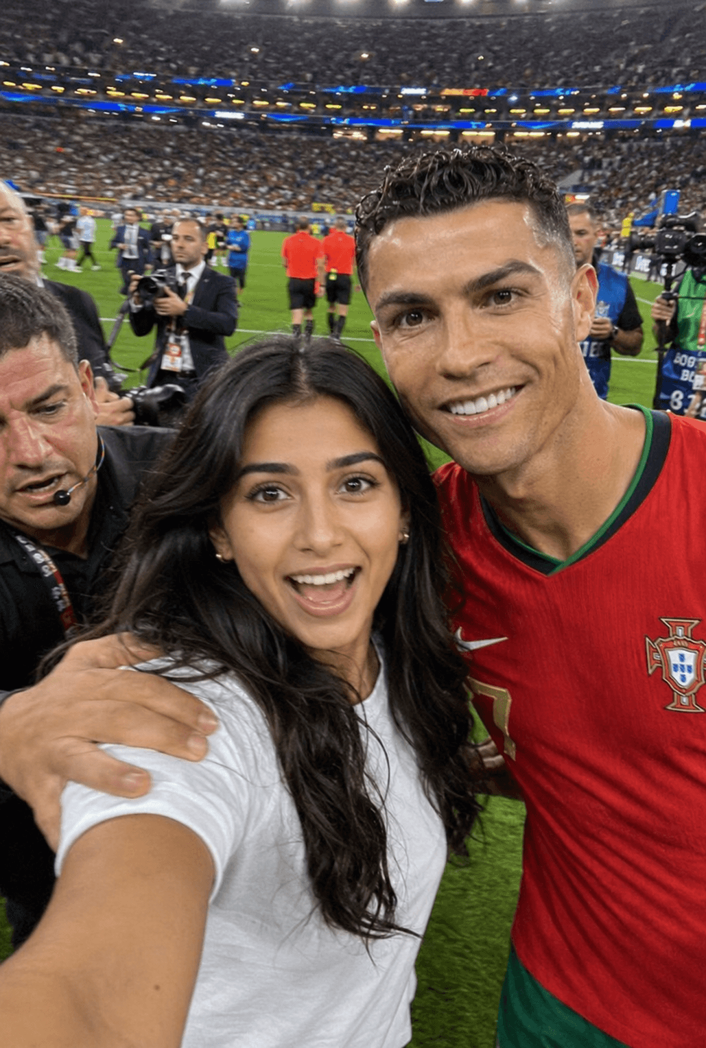 Viral Football Pitch Invasion Selfie Prompt with Cristiano Ronaldo | Ultra Realistic AI Sports Photography Prompt