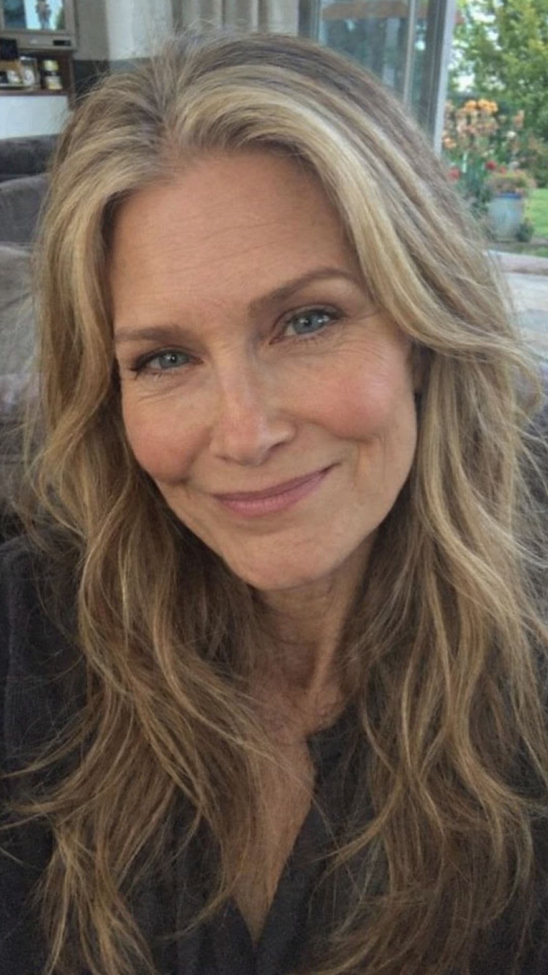 Ultra Realistic Portrait Photo Enhancement Prompt (Remove Shadows, Golden Sunlight Glow, High Detail Face Restore)