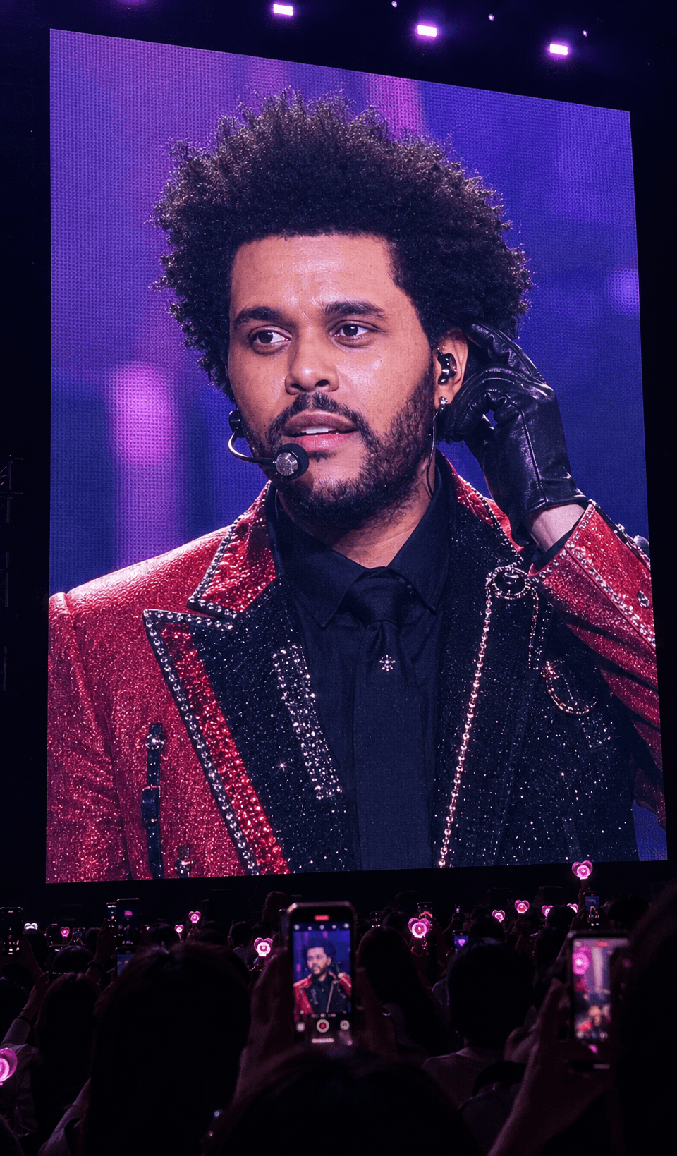 K-Pop Concert Jumbotron AI Prompt | Transform Any Portrait into a Realistic Idol Live Screen Photo