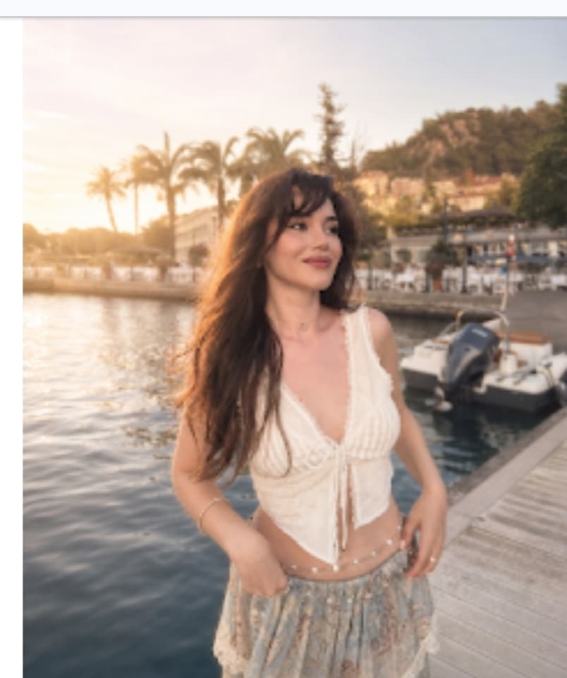 Dreamy Soft Glow Photo Editing Prompt | Romantic Cinematic Golden Hour Portrait Effect for AI Image Editing
